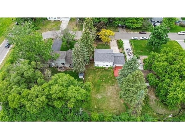Building Photo - 6325 Brookview Ave