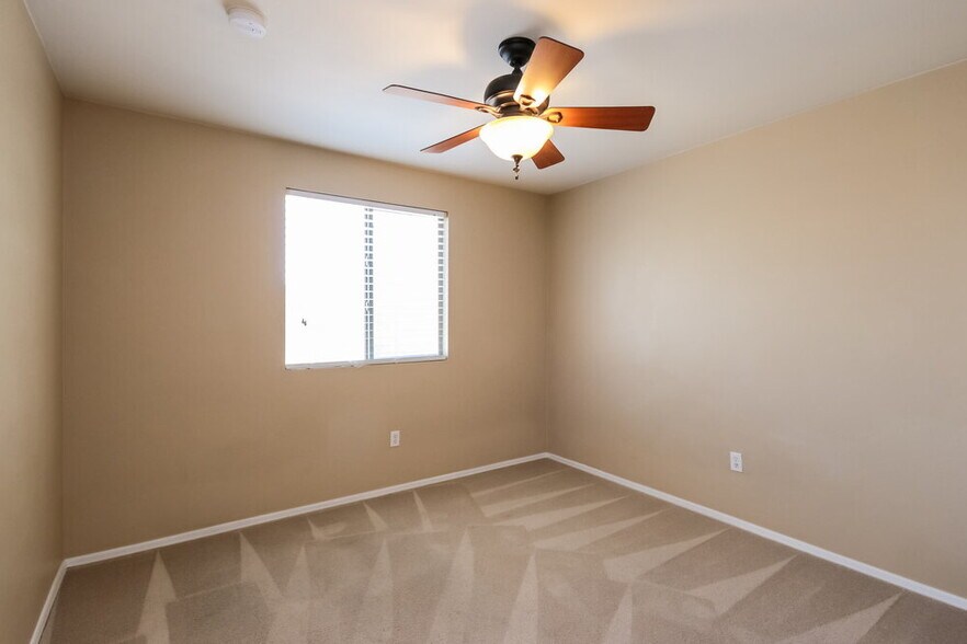 Building Photo - 12890 N Pocatella Dr