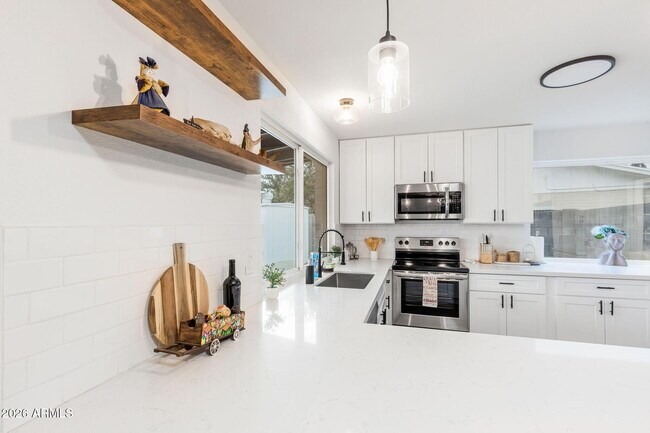 Building Photo - 2529 E Commonwealth Cir