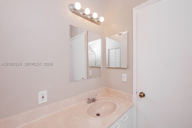 Building Photo - 1544 NW 158th Ave