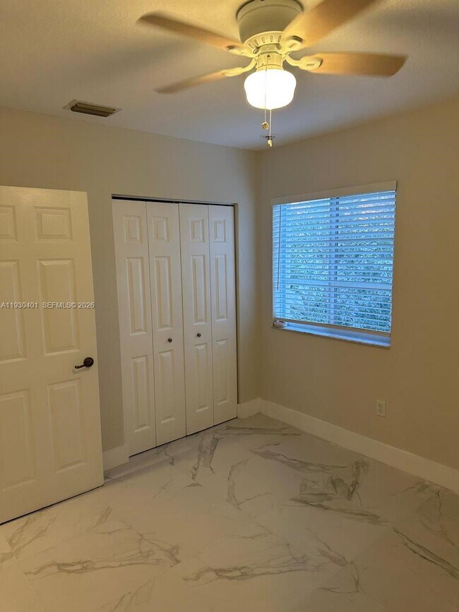 Building Photo - 12421 SW 50th Ct