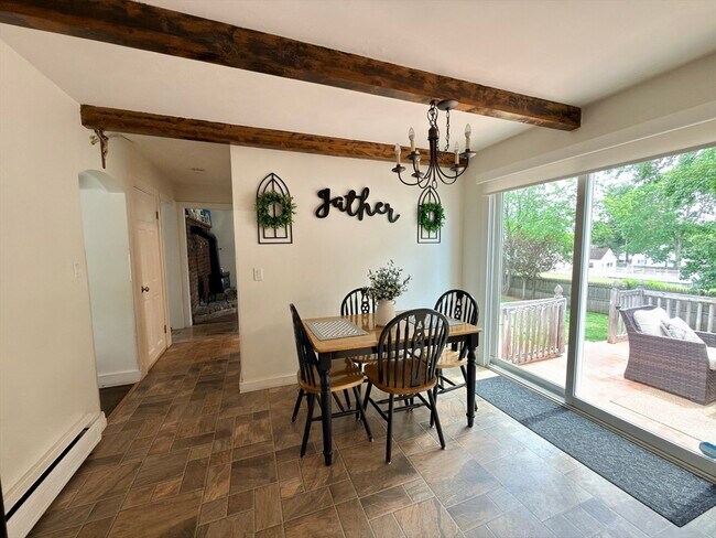 Building Photo - 101 Mann St
