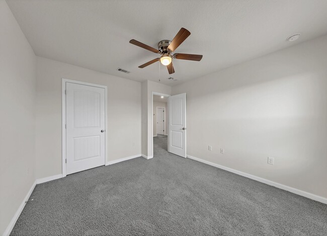 Building Photo - 925 Merganser Way