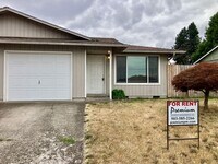 Building Photo - 4812 Cougar Ct SE