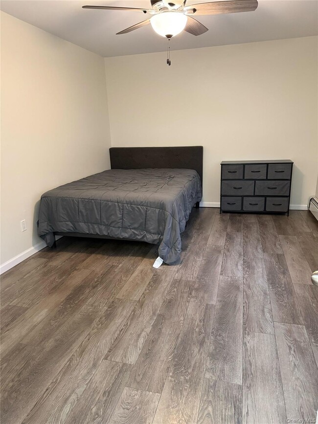 Building Photo - 1701 Cherry Hill Dr