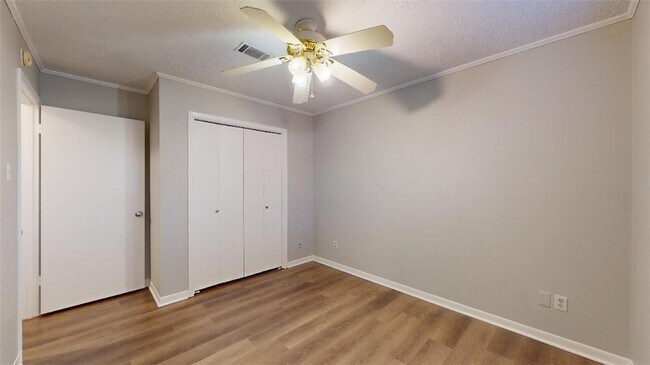 Building Photo - 3904 Windwood Cir