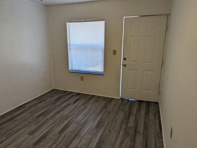 Building Photo - 3600 SW 23rd St