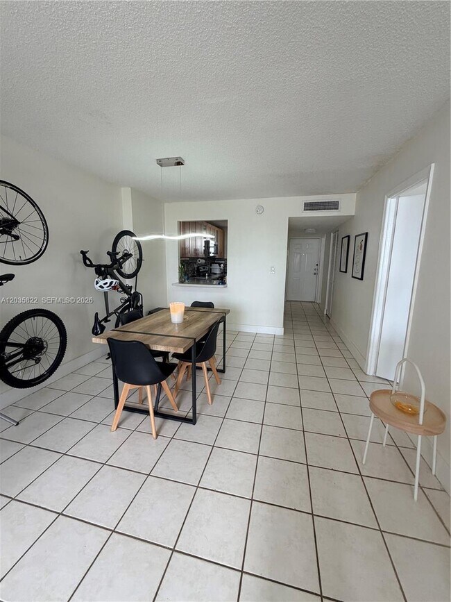 Building Photo - 2903 N Miami Beach Blvd