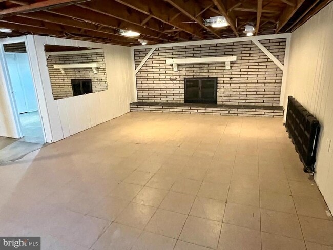 Building Photo - 16 Eldridge Ave