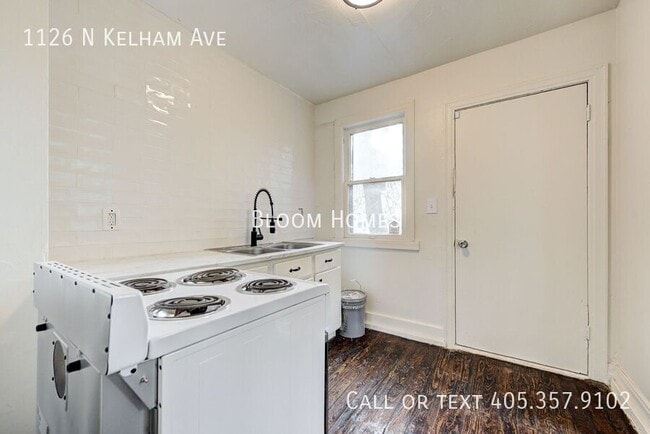 Building Photo - 1126 N Kelham Ave