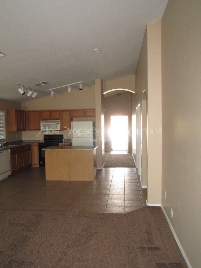 Building Photo - 18671 N Madison Rd