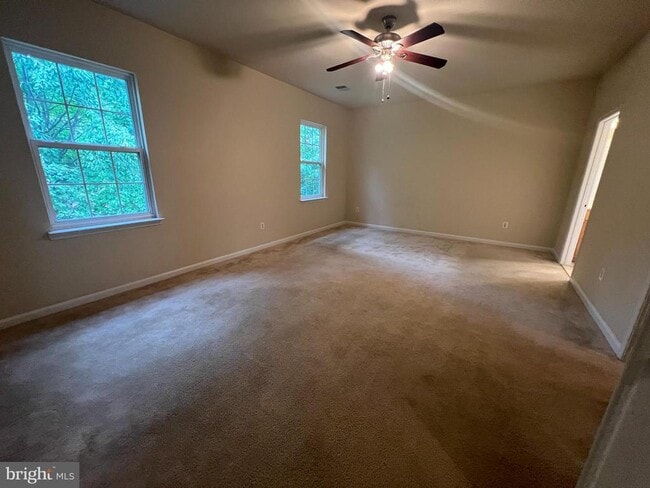 Building Photo - 12 Rivers Edge Terrace