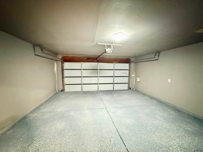 Building Photo - 1635 W Las Lomas St