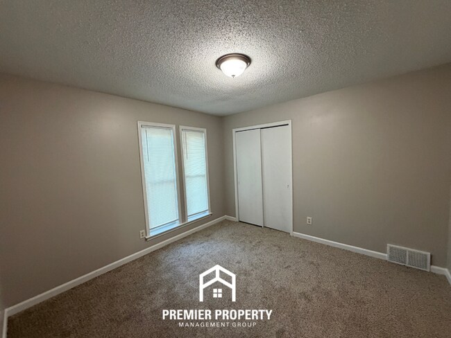 Building Photo - 3955 Castile St