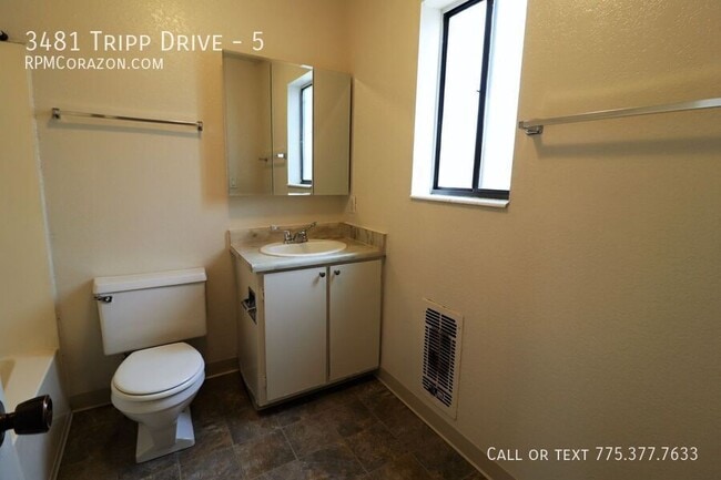 Building Photo - 3481 Tripp Dr