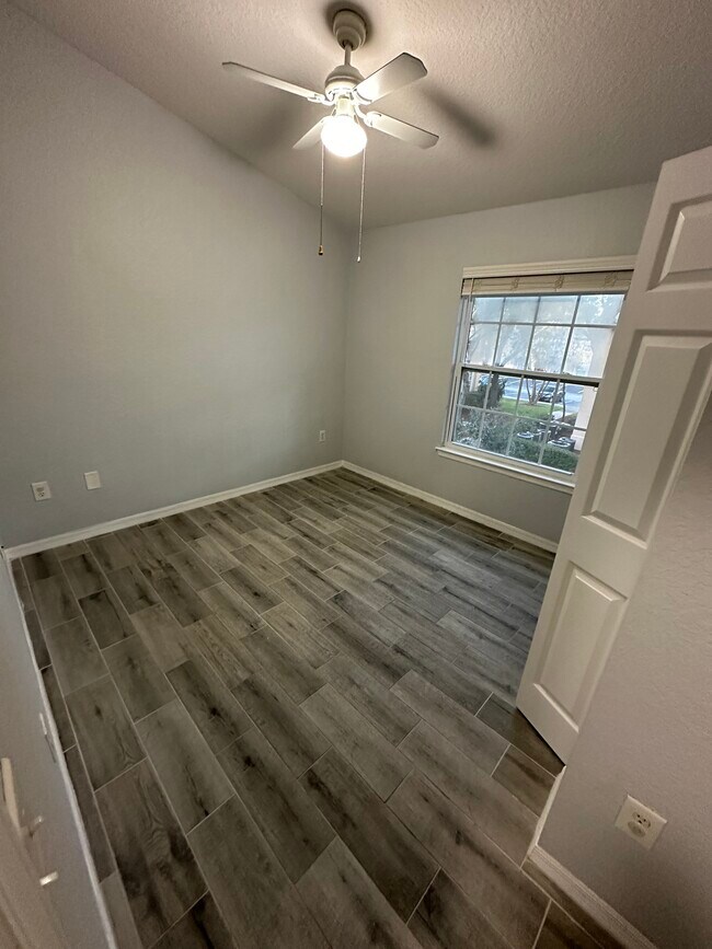 Building Photo - 875 Grand Regency Pointe