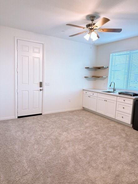 Building Photo - 4061 Hudson Ln