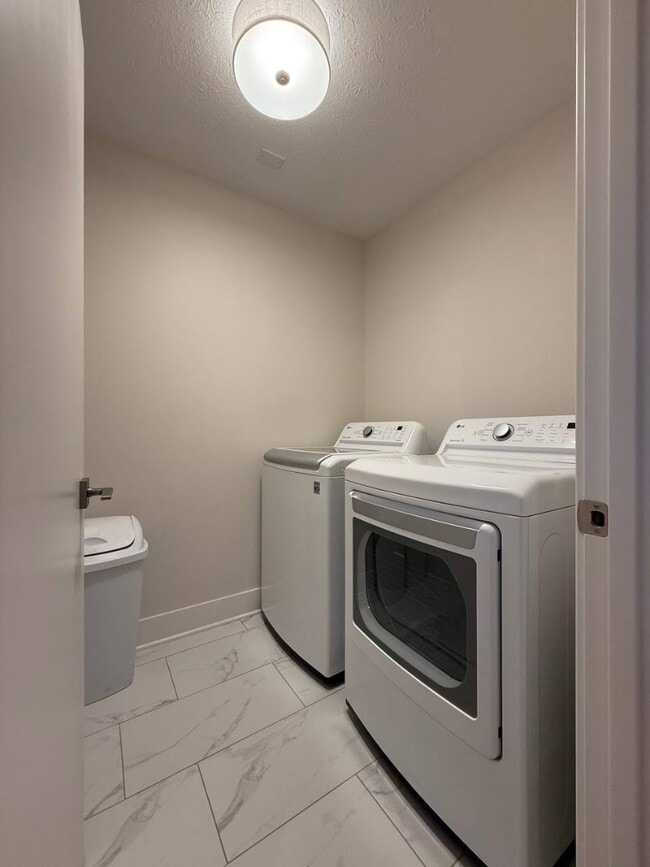 Building Photo - Beautiful 4BR/3.5BA Home in Granger – Spacious & Updated!