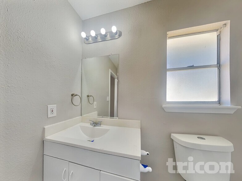 Building Photo - 3131 Kelling St