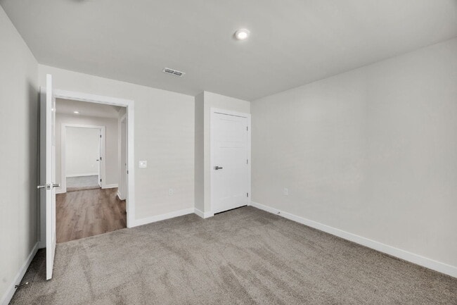 Building Photo - Beautiful 3BR / 2BA Craftsman-Style Home in Durbin Oaks in Fountain Inn $1995/mo***