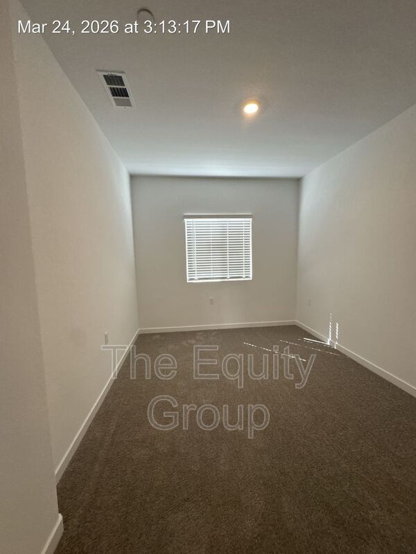 Building Photo - 2440 S Aubree St