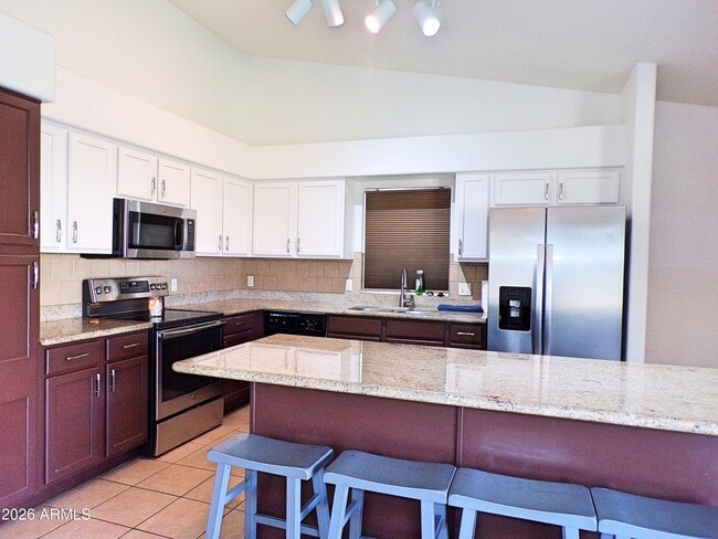 Building Photo - 3087 Plaza De Viola