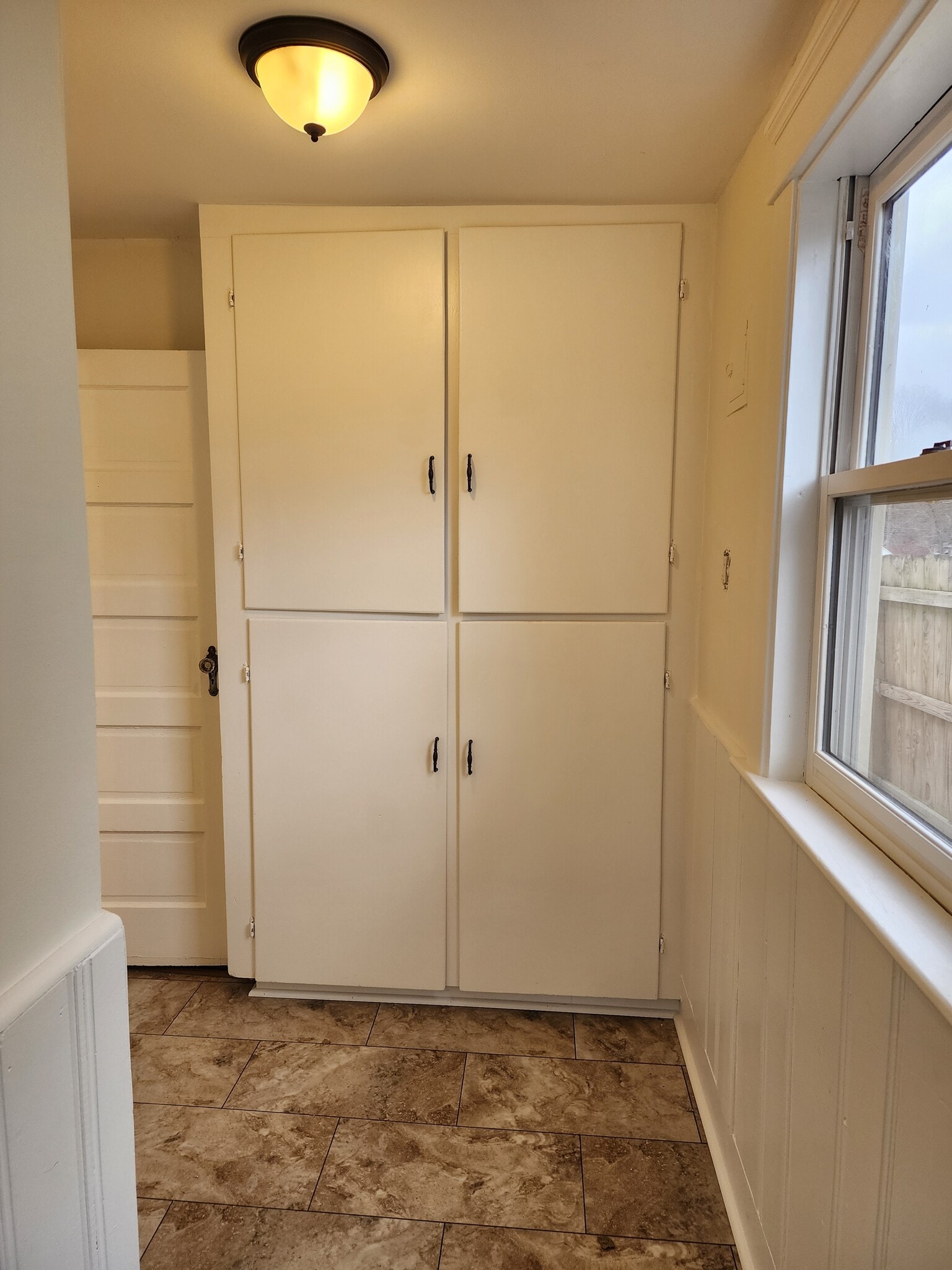 Building Photo - 33 Lodge St