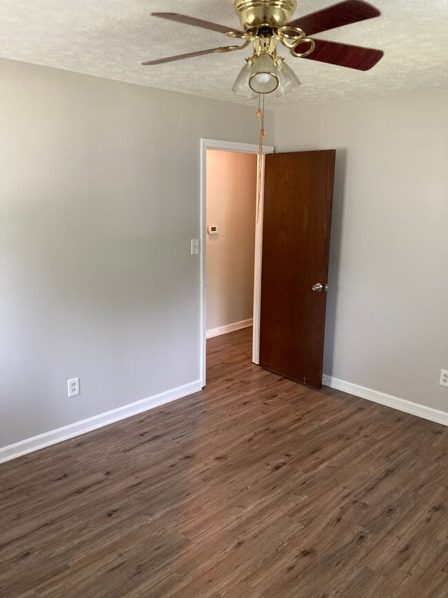 Building Photo - 3/1 House in South Rome- $1,195