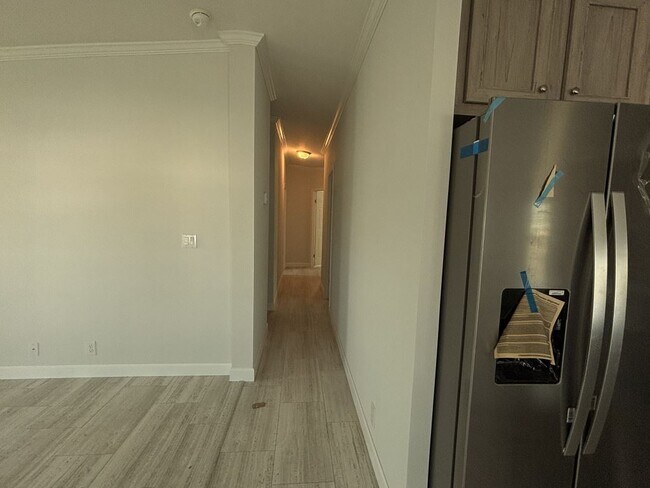 Building Photo - 485 Zuider Zee Blvd