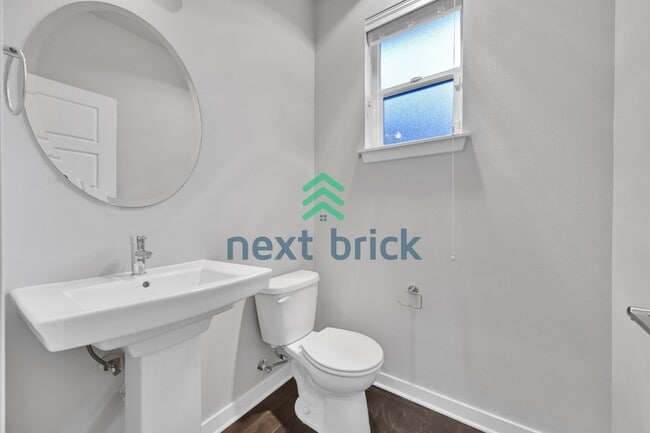 Building Photo - Spacious 3-Bed Townhouse Retreat in Bothell – 1928 Sq Ft of Comfortable Living!