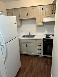 Building Photo - 100 Blue Jacket Cir