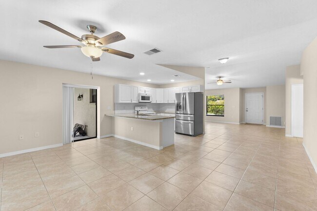 Building Photo - South Venice Annual Pool Home for Rent