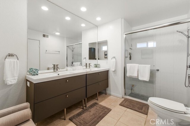 Building Photo - 332 Villena Way