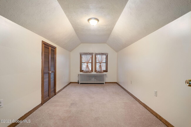 Building Photo - 25 Fordham Ct