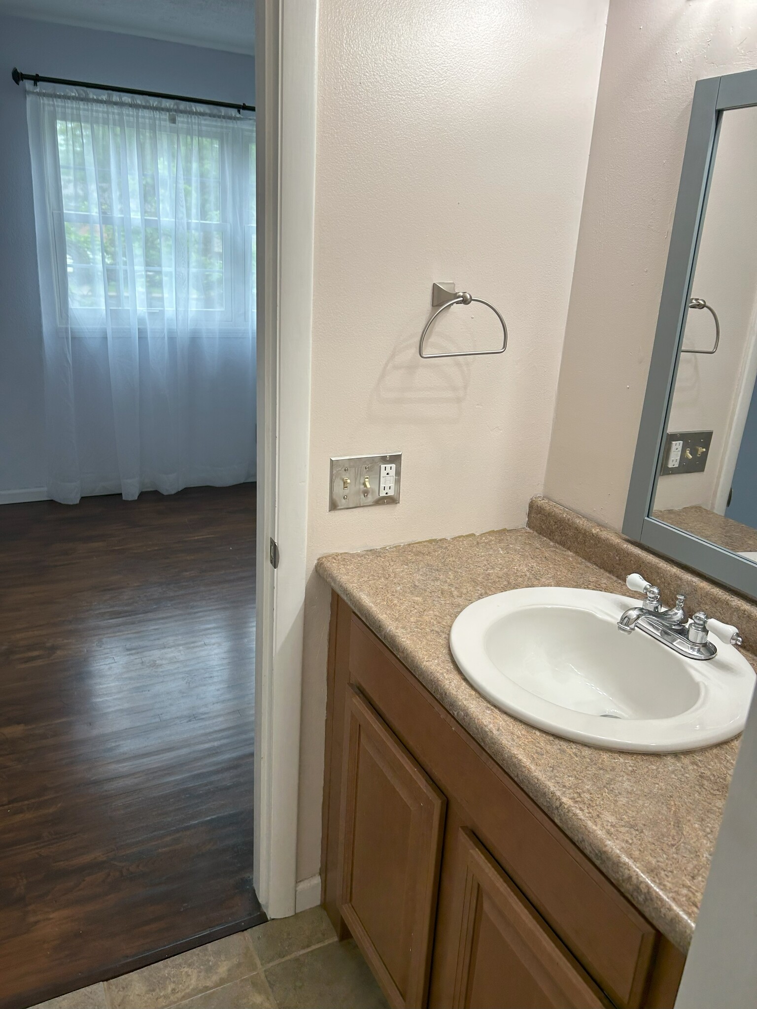 Bath - 6521 Cornwall Ct