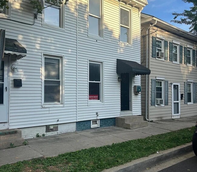 Building Photo - 92 Pennsylvania Ave