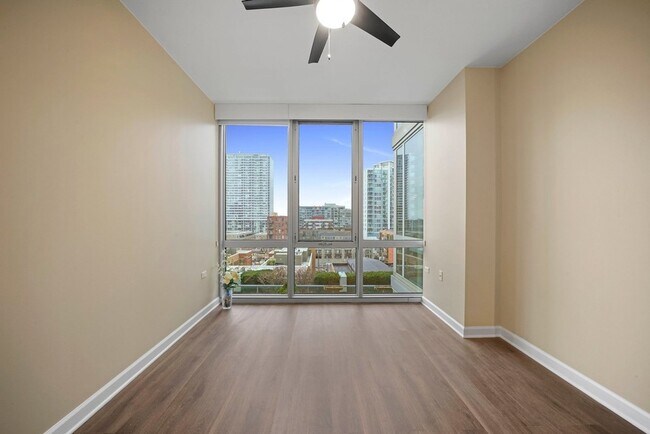 Building Photo - 1629 S Prairie Ave