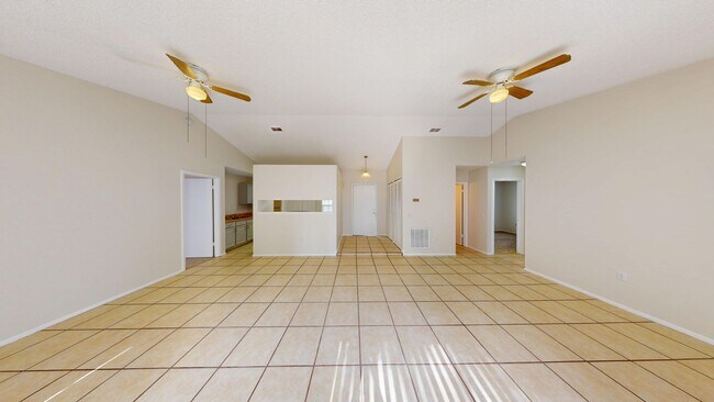 Building Photo - 3 BED/ 2 BATH HOME IN DELTONA!