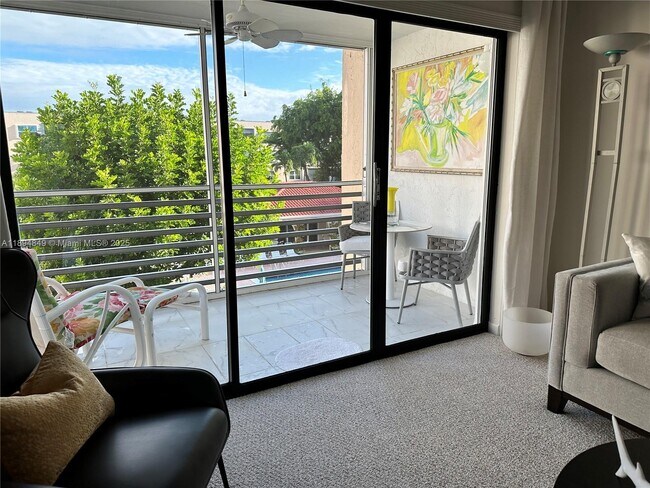 Building Photo - 1541 S Ocean Blvd