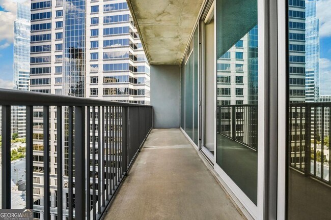 Building Photo - 1080 Peachtree St NE