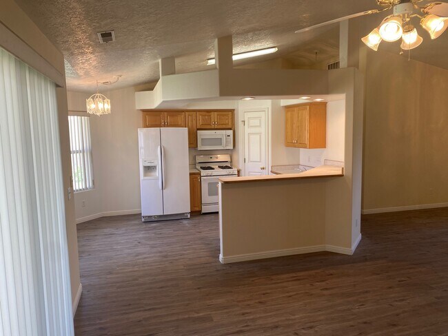 Building Photo - 1048 N 2100 W