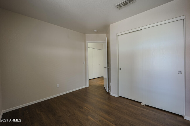 Building Photo - 4807 W Ponderosa Ln