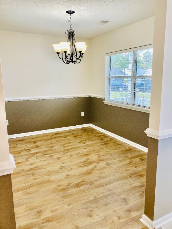 Building Photo - 98 Creek Bend Dr