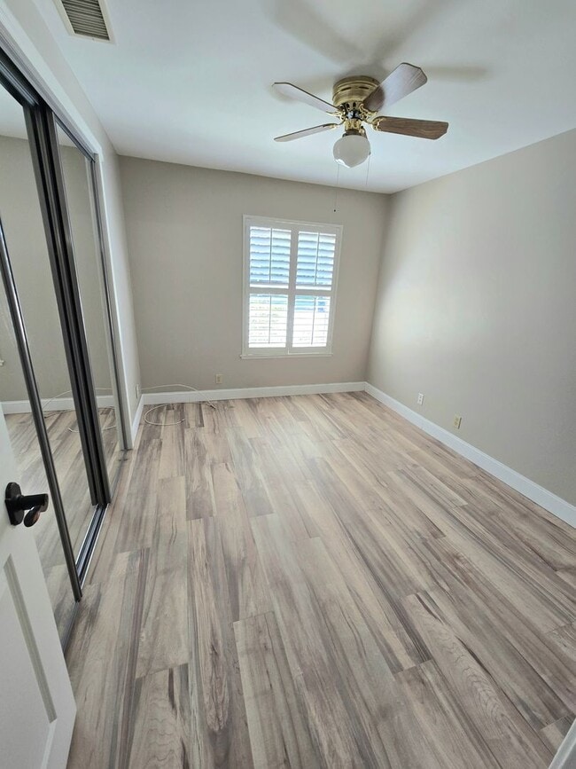 Building Photo - Beautiful spacious home in a lovely neighborhood near Cal Lu! RV Parking!