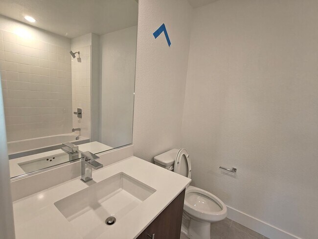 Building Photo - 259 Montague Expy