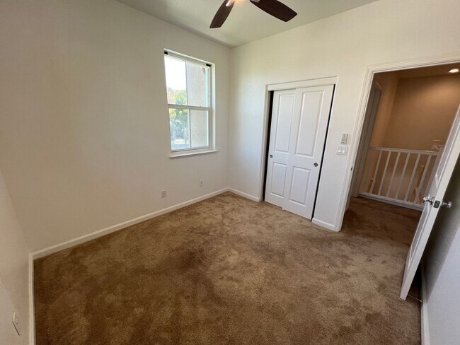 Building Photo - $4195-Beautiful Tri-level 3 Bed/2.5 Ba Townhome in Hampton Park/North San Jose