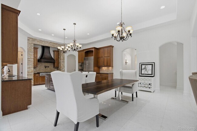 Building Photo - 2707 Turtle Lk Dr