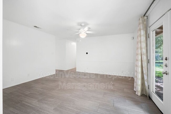 Building Photo - 8600 Clarewood Cir