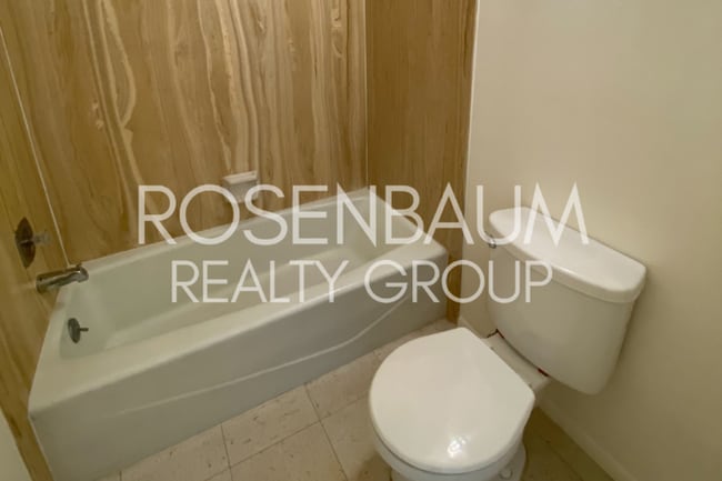 Building Photo - 2625 N Alvernon Way