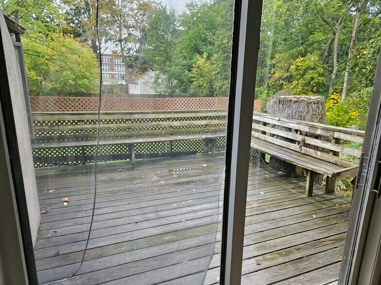 Building Photo - 77 South Ave